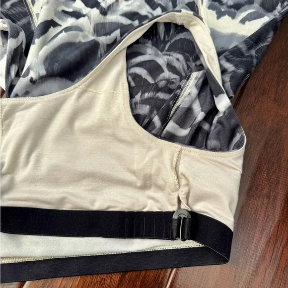 Lululemon Athletica Tank Top - Picture 5 of 7